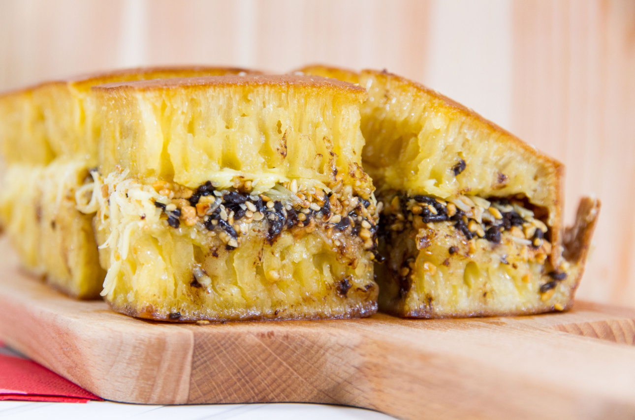 10 Bahan Rahasia Membuat Martabak Manis yang Enak