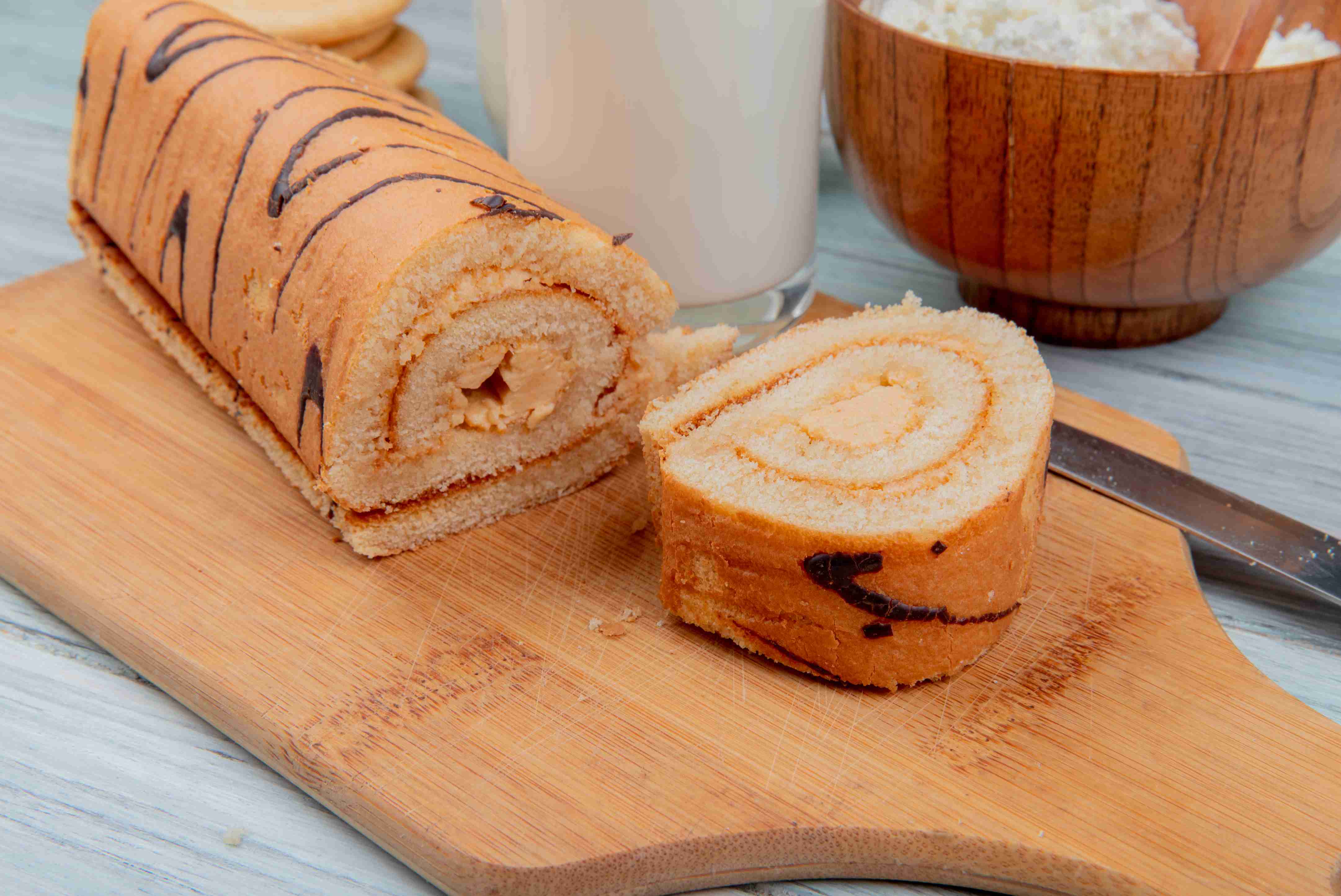 9 Tips Memilih Bahan Terbaik untuk Membuat Roll Cake yang Lezat