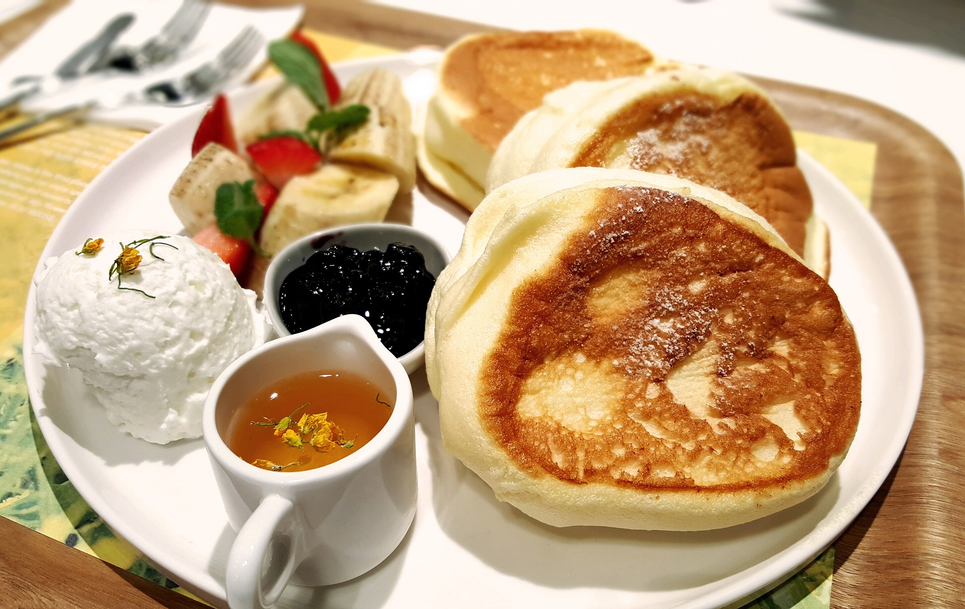 10 Jenis Roti Manis Paling Populer dan Lezat untuk Dinikmati